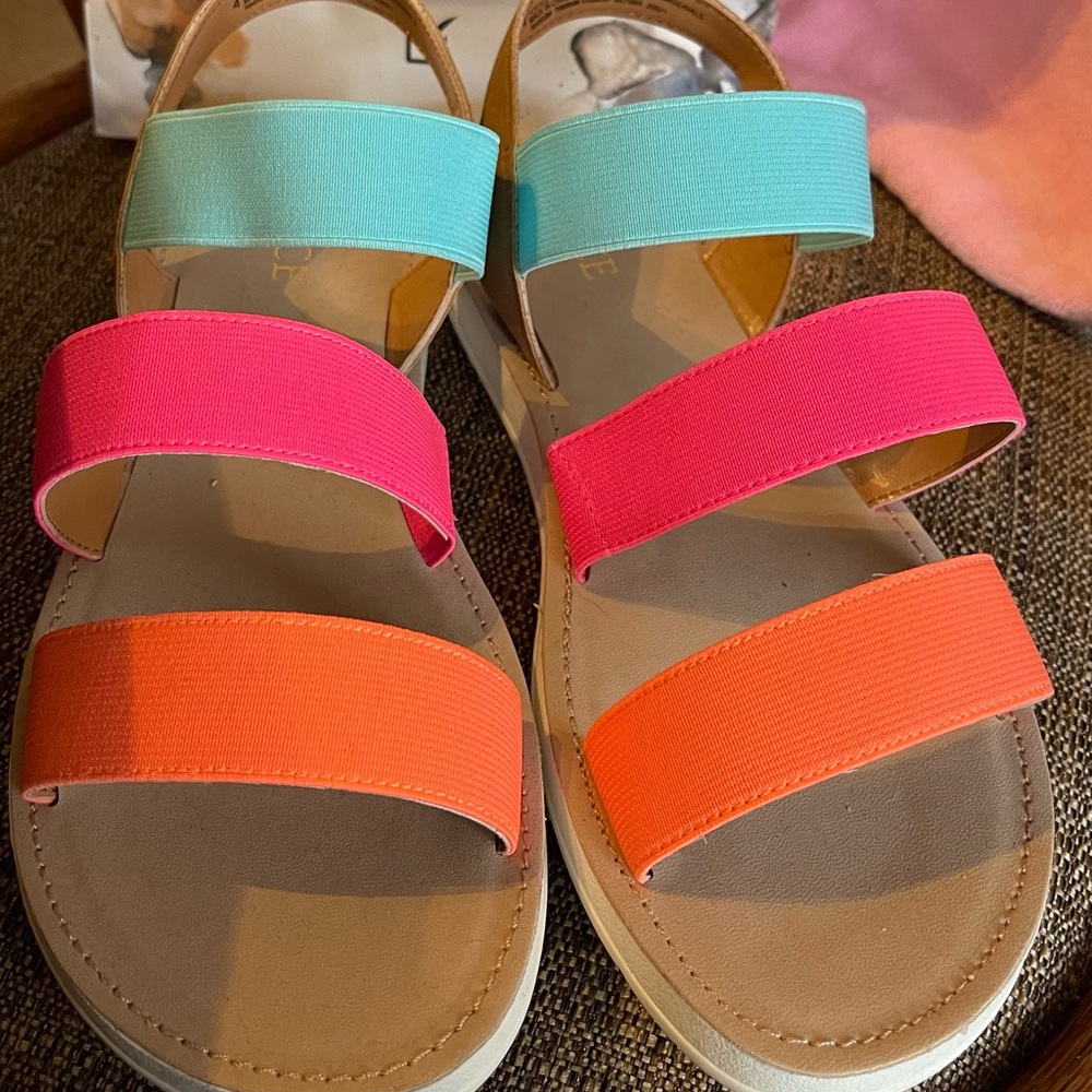 Multicolor sandals